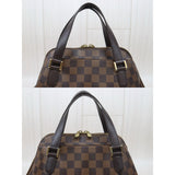 Louis Vuitton V24102303 (Good Condition)