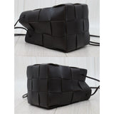 Bottega Veneta P25041410 Lamb Skin Weave Bucket (Good Condition)