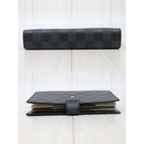 Louis Vuitton Q25021306 (Very Good Condition)