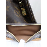 Louis Vuitton 25021803 (Good Condition)