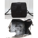 Bottega Veneta P25041410 Lamb Skin Weave Bucket (Good Condition)