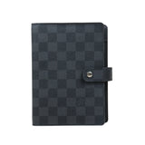 Louis Vuitton Q25021306 (Very Good Condition)