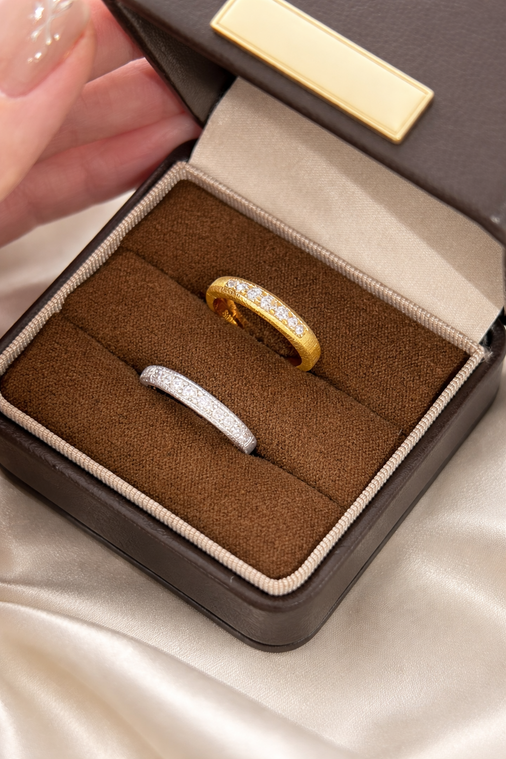 AG Collective Jewelry – Lumière Eternity Band