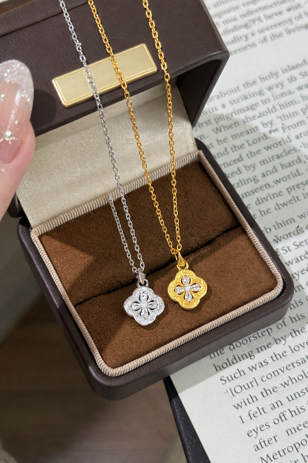 AG Collective Jewelry – Fleur Lumière Necklace