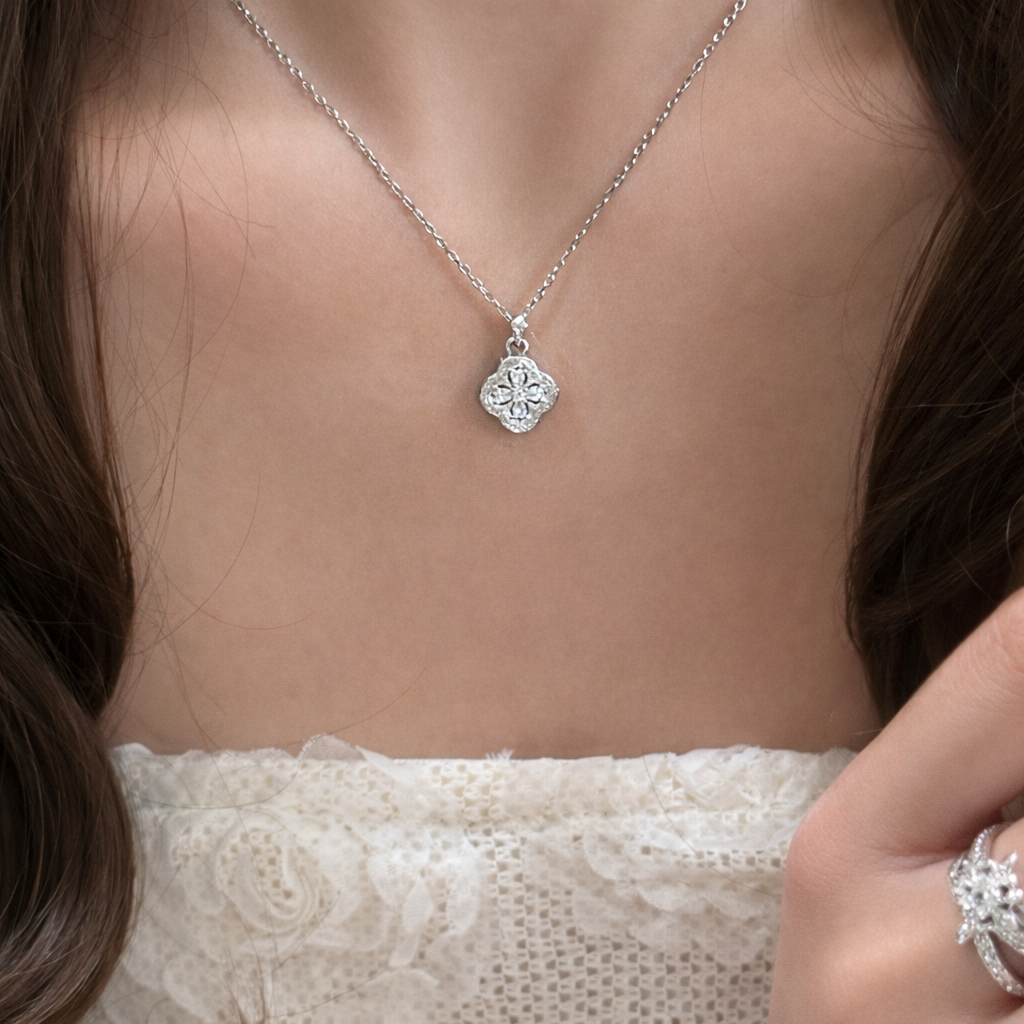 AG Collective Jewelry – Fleur Lumière Necklace