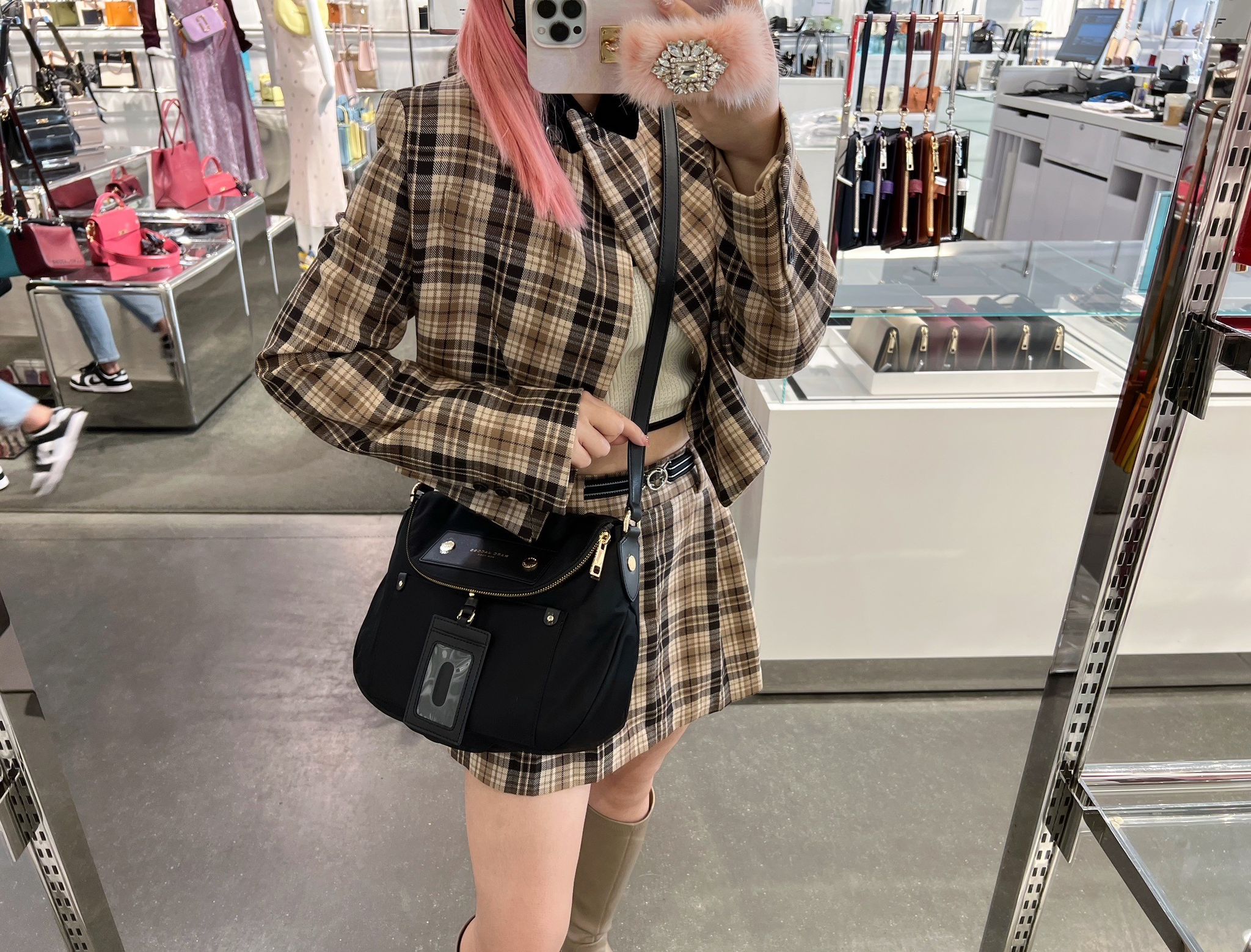Marc Jacobs Preppy Nylon Messenger Bag Black | Until June 29 Only