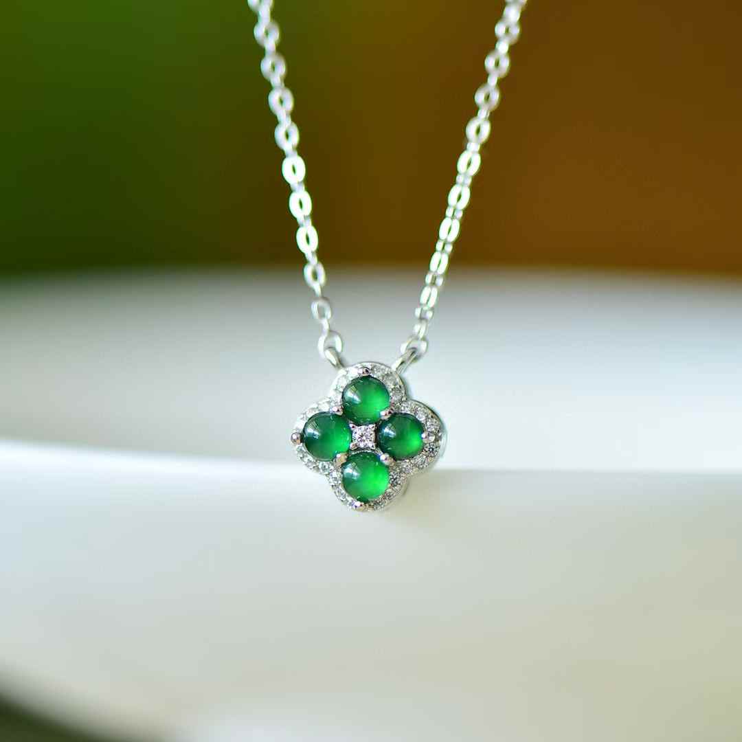 AG Collective Jewelry – Emerald Fortune Hetian Clover Necklace