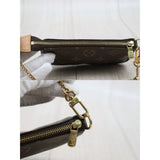 Louis Vuitton S25101802 (Very Good Condition)