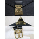 Louis Vuitton 25101504 (Very Good Condition)