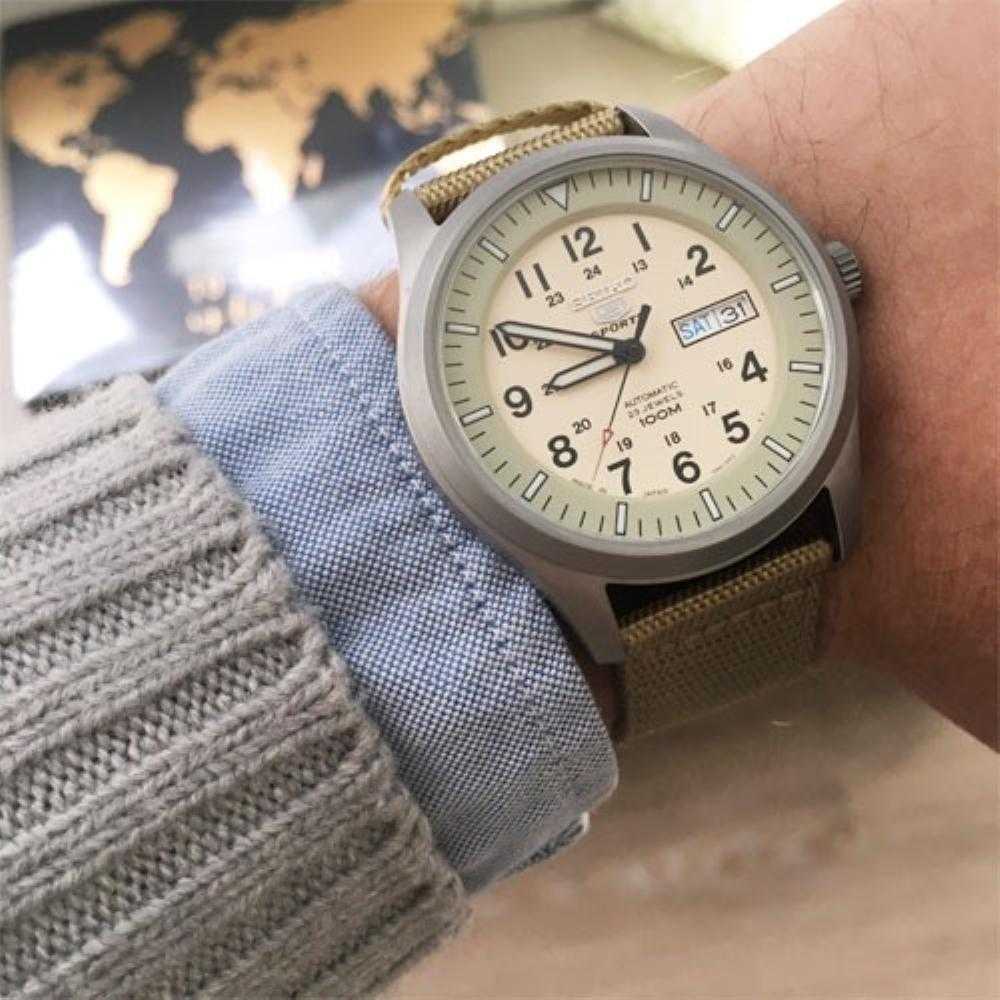 SEIKO 5 SPORTS SNZG07K1 AUTOMATIC MEN'S BEIGE NYLON STRAP WATCH - H2 Hub Watches