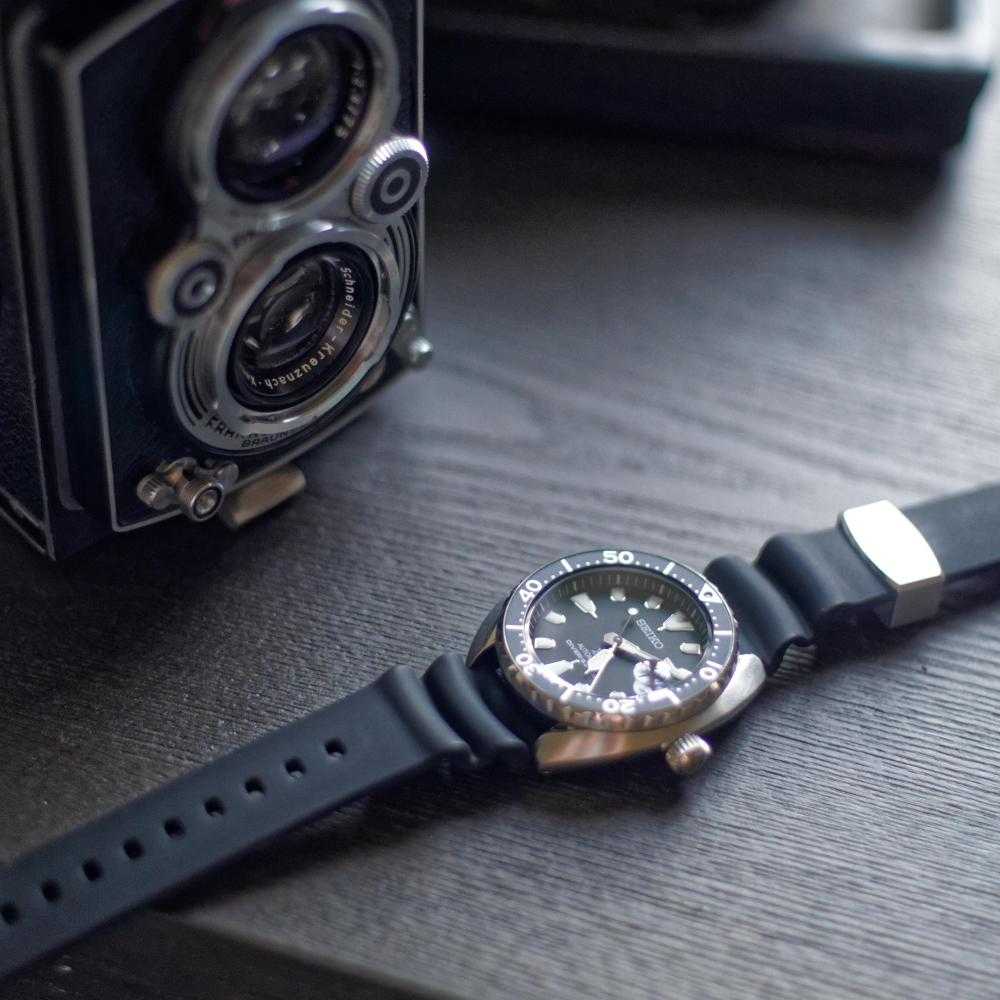 SEIKO PROSPEX SRPC37K1 AUTOMATIC MEN'S BLACK RUBBER STRAP WATCH - H2 Hub Watches