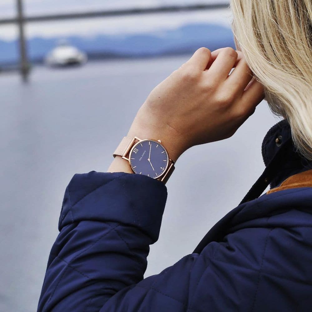 G and on sale b watches