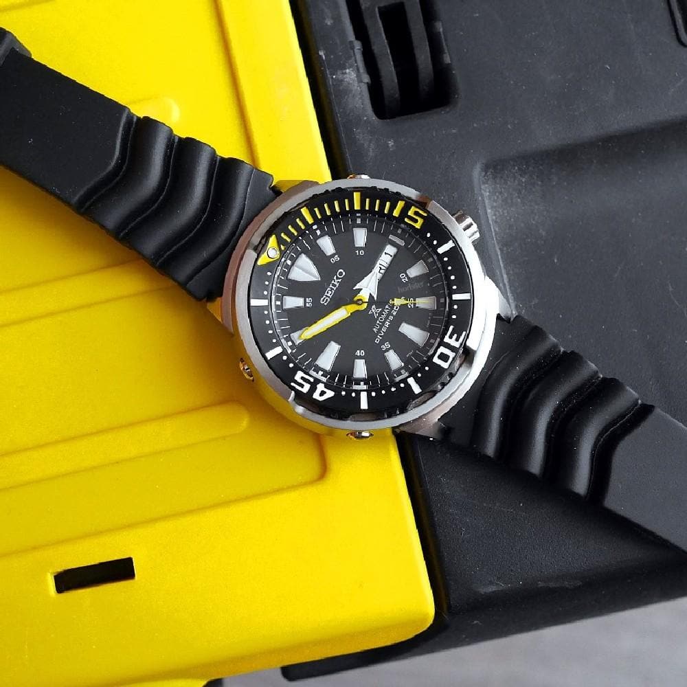 SEIKO PROSPEX DIVER SRP639K1 AUTOMATIC MEN'S BLACK RUBBER STRAP WATCH - H2 Hub Watches