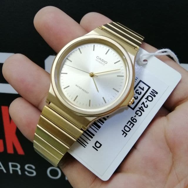 Casio Orologio Classico Uomo/Donna MQ-24G-9ECF, Cassa Dorata, Quadrante Dorato, Cinturino In Acciaio