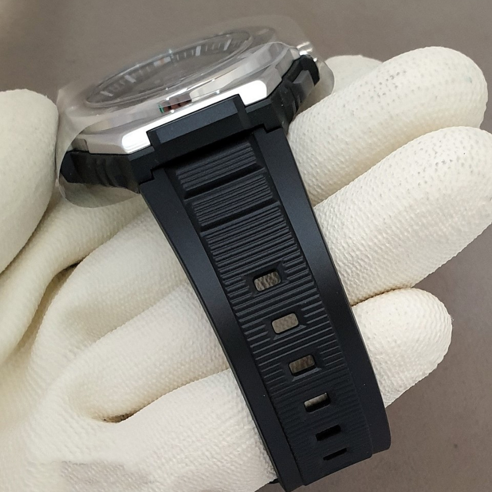 Casio Orologio Sportivo MWA-100H-1A2VCF - 100 Metri Water Resistant, Luce LED, Lunetta Metallica